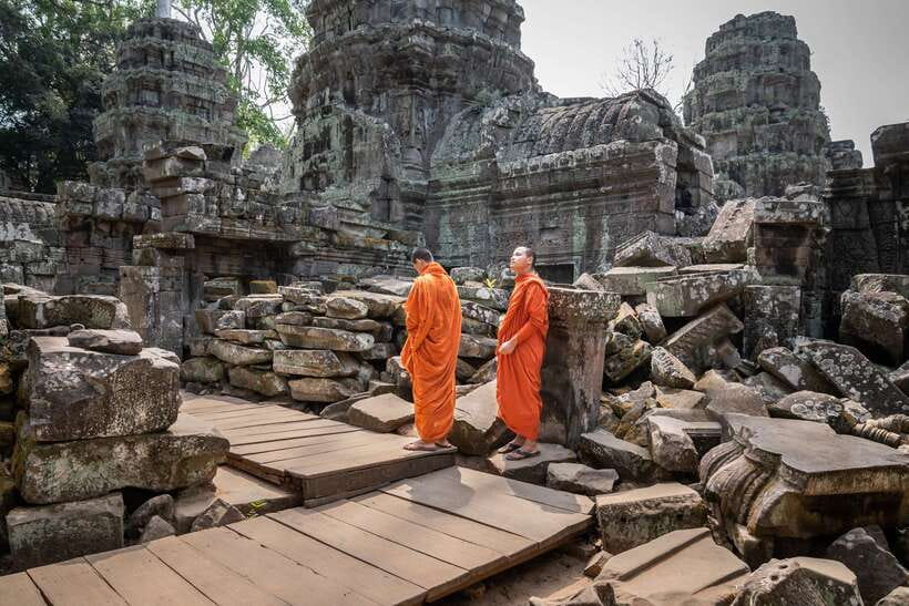 Siem Reap: Bike the Angkor Temples - Full-Day 30km Tour - Guide quality and the small-group advantage