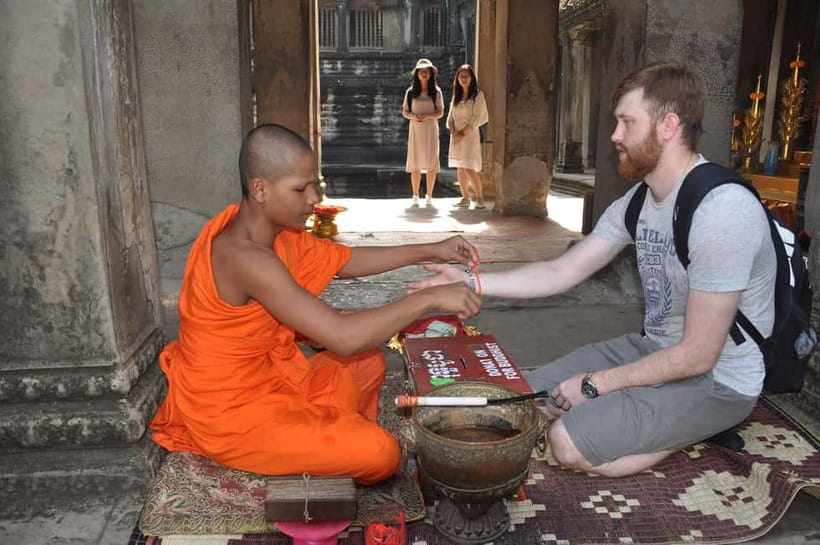 Siem Reap Cambodian Buddhist Water Blessing and Local Market - Choosing your Buddhist water blessing