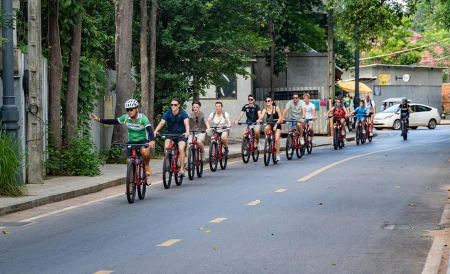 Siem Reap City Haft Day Bike Tour - Cycling through Pub Street Lane to Phsar Chas