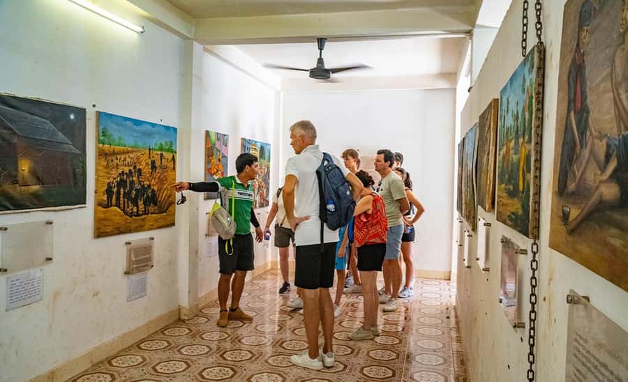 Siem Reap City Haft Day Bike Tour - Getting started through Siem Reap’s backstreets