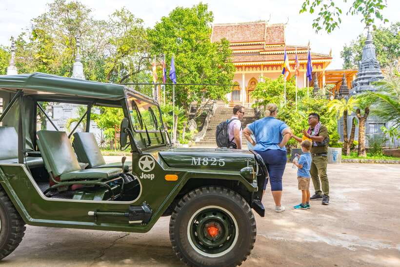 Siem Reap: Countryside Jeep Tour / SUV Car Available - Basket making with a local family