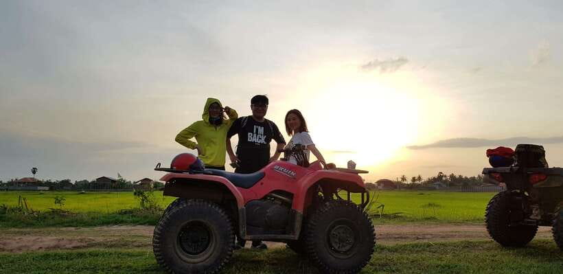 Siem Reap: Countryside Quad Bike Sunset Adventure - Beer, snacks, and a traditional house