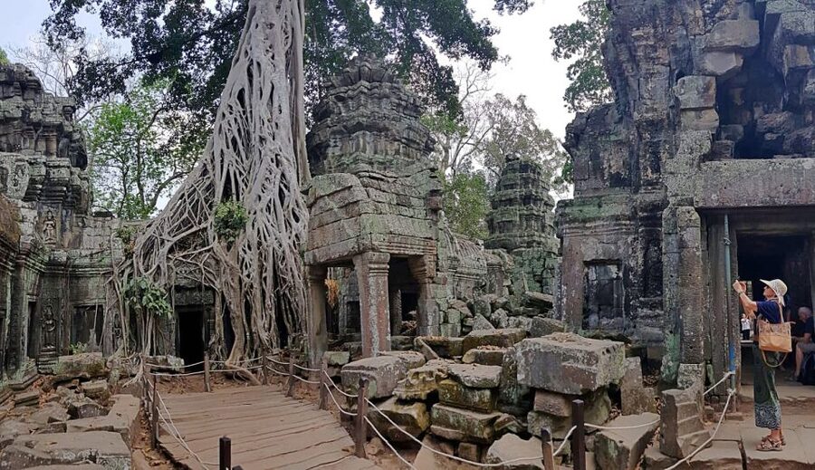 Siem Reap - Discover Angkor Wat by Jeep - Lunch near the East Baray or Srah Srang