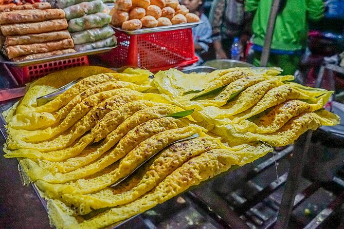Siem Reap Evening Food Tour - Inclusive 5 stops Local Tastings - Stop five: Long’s Bar and the final drink