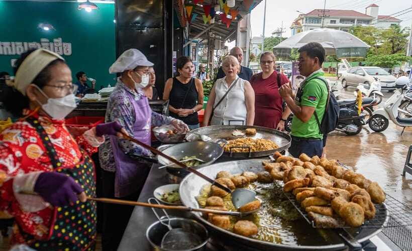 Siem Reap: Evening Foodie Vespa Tour / Tuk Tuk Available - Price and value at $45 per person