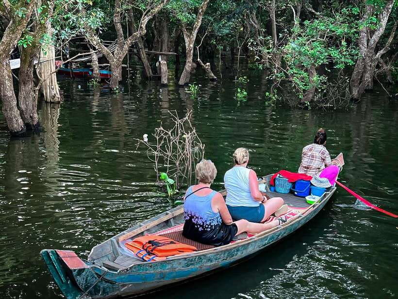 Siem Reap Floating Village Kampong Phluk Sunset with Boat - Why Kampong Phluk makes a good afternoon from Siem Reap