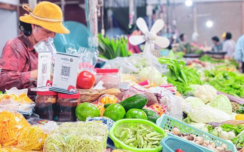Siem Reap: FREE Market & Local Temple Tour - A Cold Drink, Water, and a Small Extra