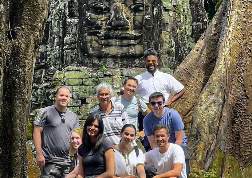 Siem Reap: Full-Day Angkor Wat Guided Tour with Sunset - Transport, water, and heat management
