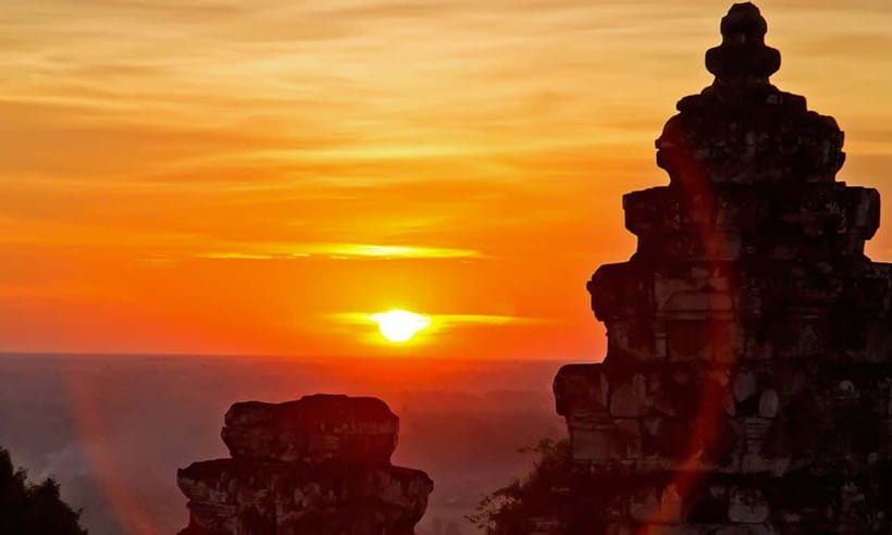 Siem Reap: Full-Day Angkor Wat Guided Tour with Sunset - Angkor Wat takes the morning lead