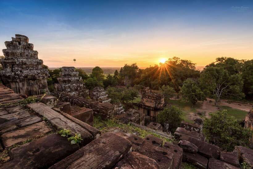 Siem Reap: Full Day Angkor Wat Temple Tour with Sunset - Ta Prohm and the jungle setting