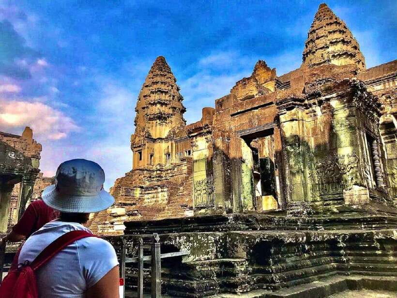 Siem Reap: Full Day Angkor Wat Temple Tour with Sunset - The guide and comfort factor