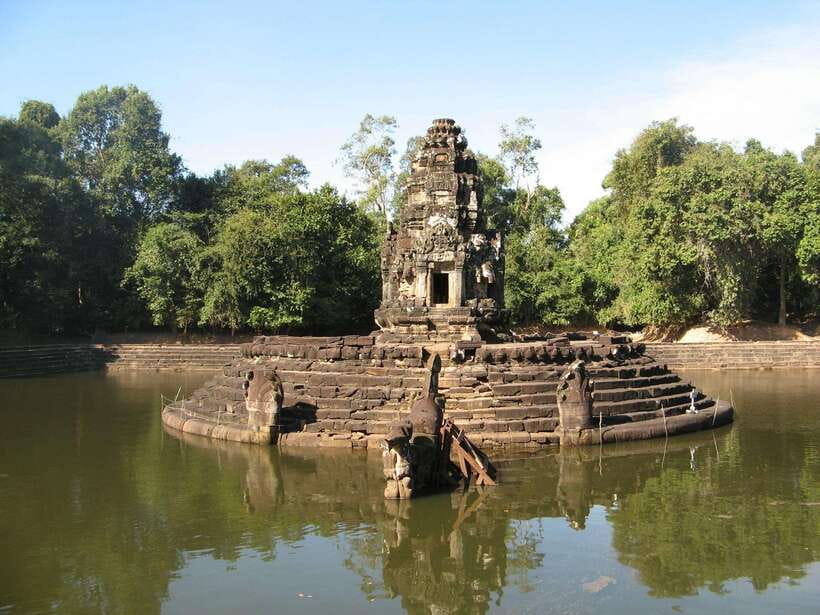 Siem Reap: Grand Circle Temples Tour With Private Tuk-Tuk - Preah Khan: begin with the biggest temple visit