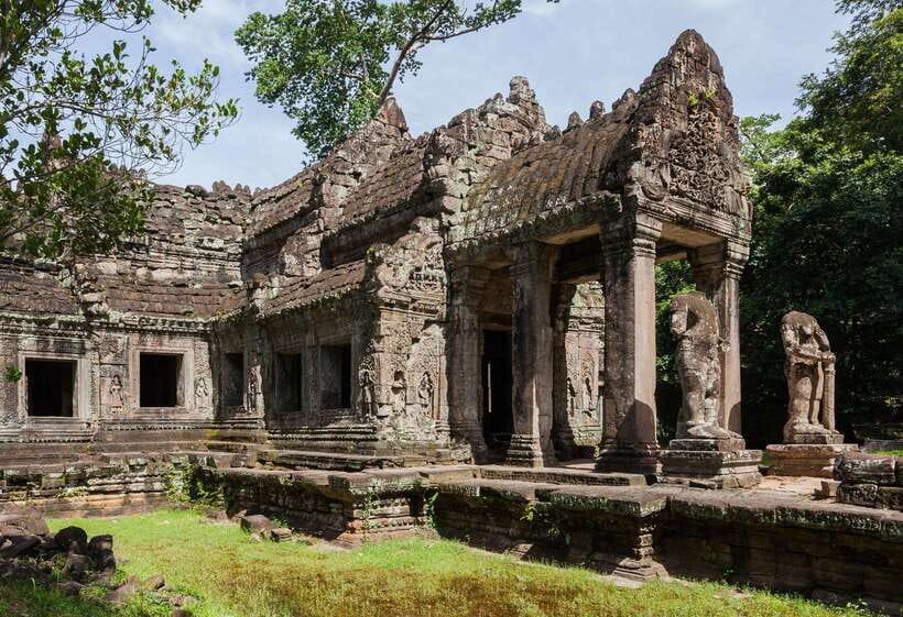 Siem Reap: Grand Circle Temples Tour With Private Tuk-Tuk - The early start and Angkor Wat sunrise option