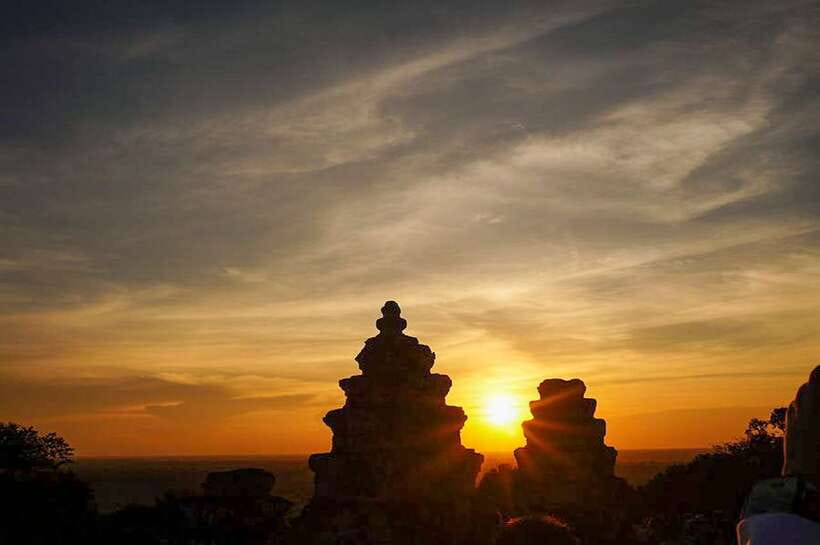 Siem Reap: Grand circle tour Sun set on bakeang hill & Guide - East Mebon and the vanished reservoir