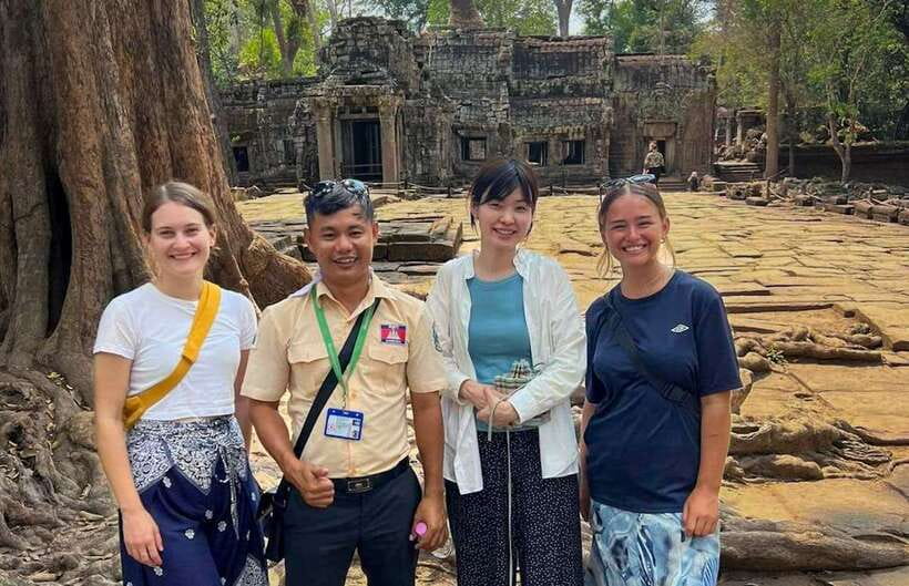 Siem Reap: Grand circle tour Sun set on bakeang hill & Guide - The guide is the heart of the experience