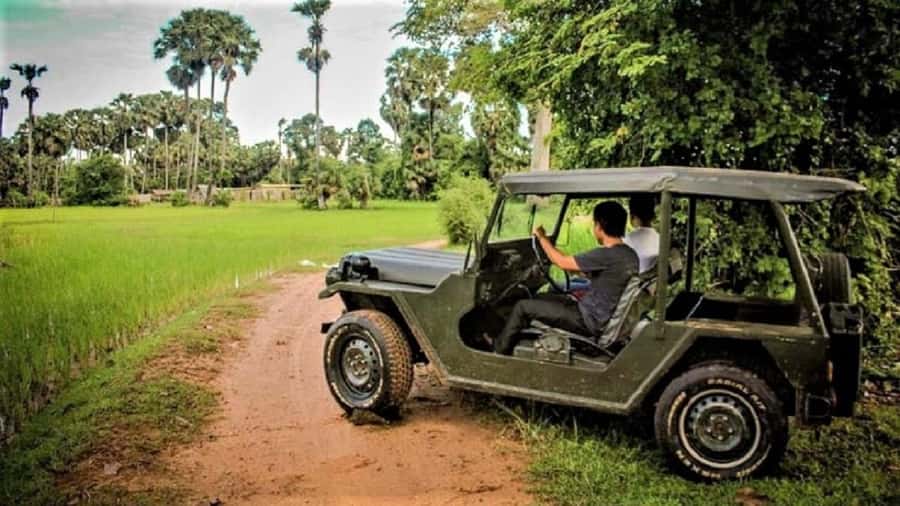 Siem Reap: Guided Countryside Sunset Tour by Jeep - Villages, stilted houses, and ordinary Cambodian life