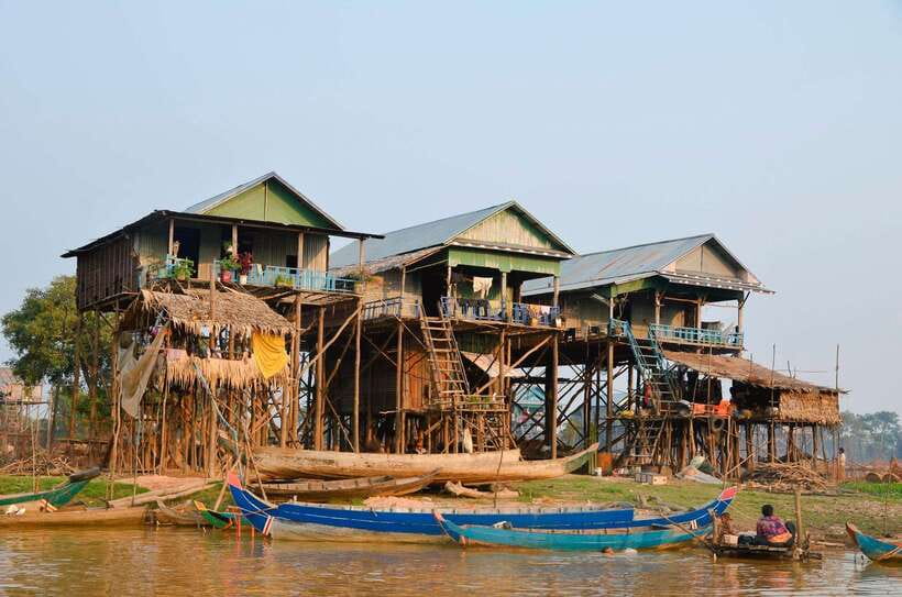 Siem Reap: Half-Day Kampong Phluk with Sunset, Boat & Guide - What changes between dry and rainy season
