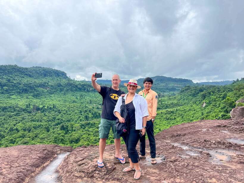 Siem Reap: Kulen Mountain Small Group Tour with Picnic Lunch - What the guide adds to the day
