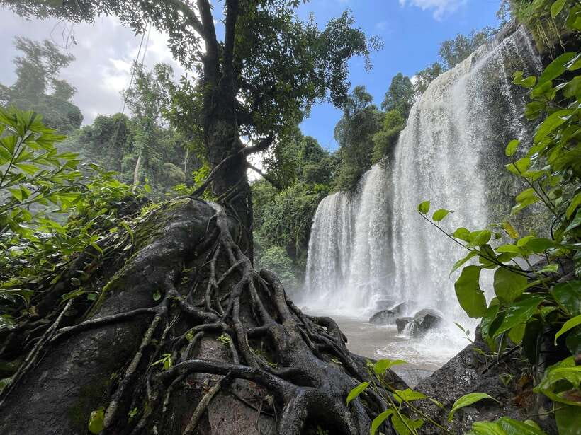 Siem Reap: Kulen Waterfall and Banteay Srei Exploration - Preah Ang Thom and the reclining Buddha