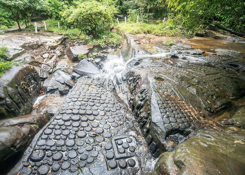 Siem Reap: Kulen Waterfalls and Banteay Srei Tour - What the $44 price really covers