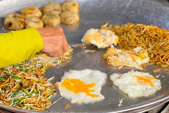 Siem Reap: Local Street Food Experience by Tuk-Tuk - The final beer at a local bar