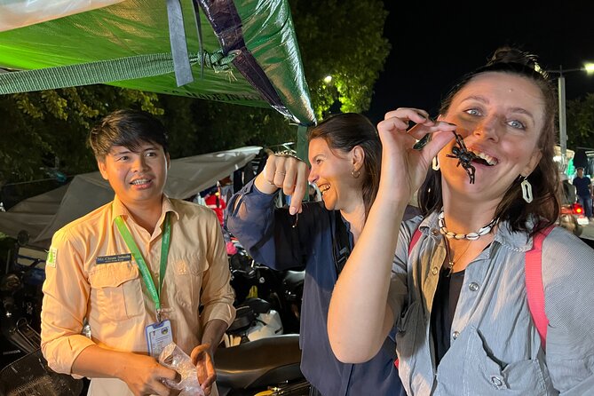 Siem Reap: Local Street Food Experience by Tuk-Tuk - Lort Cha and the first taste of Khmer street food