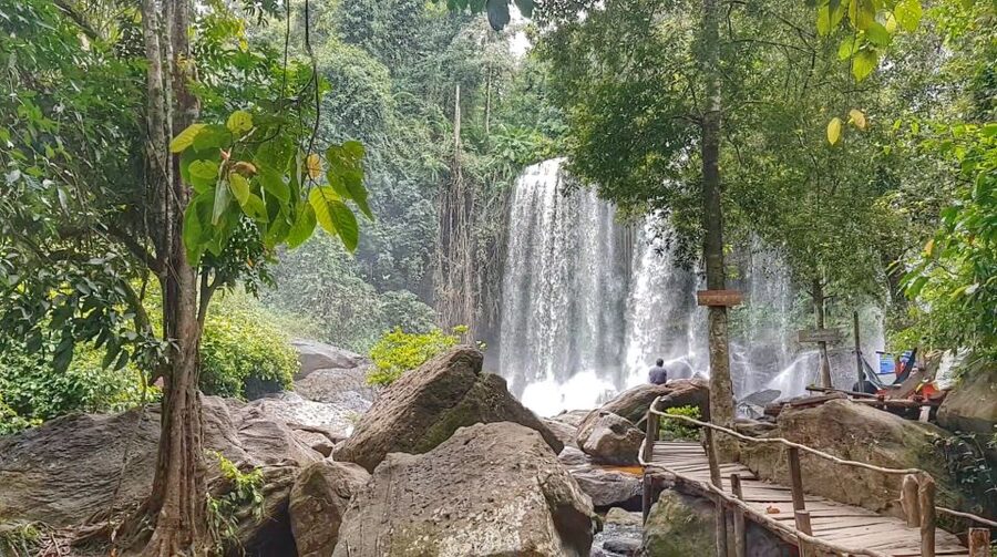 Siem Reap: Magical Kulen Mountain by Cambodiajeep - Eating local style instead of at a standard restaurant