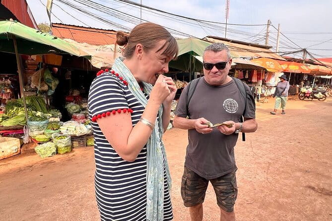 Siem Reap: Morning Bike Tours with Local Market & Lunch - Cycling through villages and rice fields