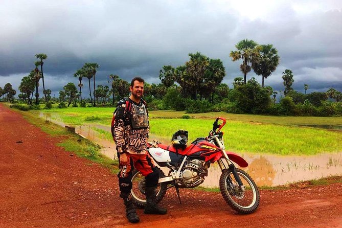 Siem Reap One Day Dirt Bike MotorbikeTour - Lunch, water, and the end-of-day beer