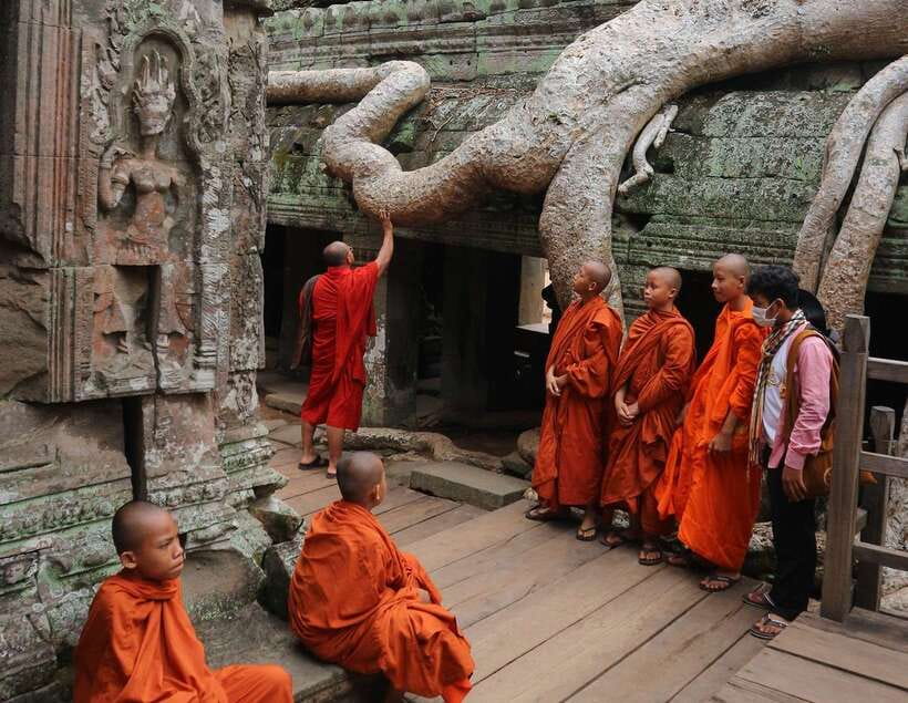 Siem Reap: Personalized Angkor Wat Sunrise/Set by TukTuk/Car - Choosing between three hours and eight