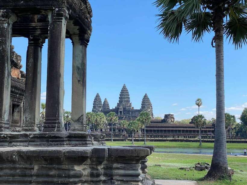 Siem Reap: Private Angkor Wat & Bakheng Mountain Sunset Tour - The real cost: $59 plus the Angkor pass