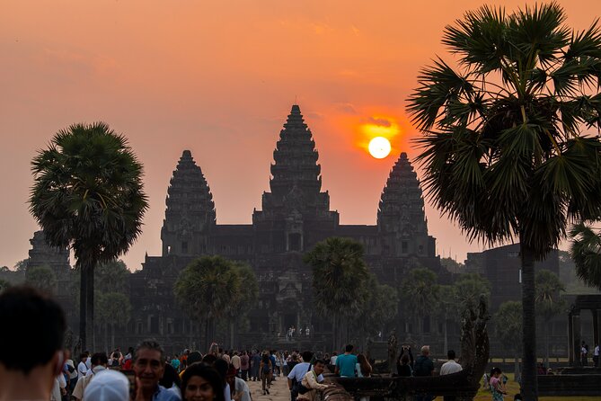 Siem Reap: Private Angkor Wat Sunrise & Tour Around Angkor Park - Angkor Wat: three hours with Cambodia’s great monument