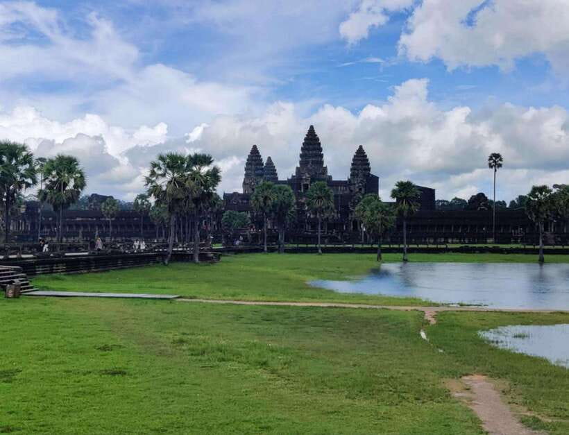 Siem Reap Private Car Charter with English Speaking Driver - What the English-speaking driver adds