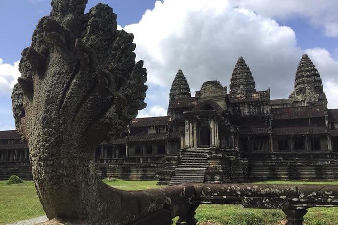 Siem Reap: Private Custom Angkor Wat Tour with Local Guide - What your guide and tuk-tuk add to the day