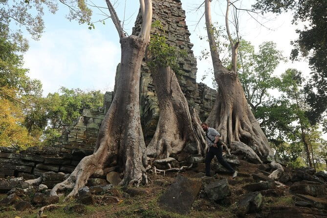 Siem Reap: Private Custom Angkor Wat Tour with Local Guide - Angkor Wat, three hours with the world’s famous temple