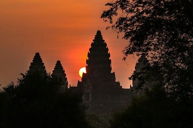 Siem Reap Private Day Tour: Angkor Wat Sunrise, Bayon & Ta Prohm - Starting at 5:00 am for Angkor Wat sunrise