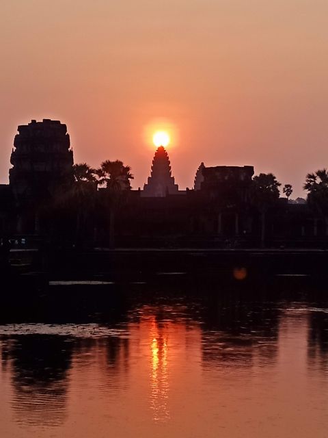 Siem Reap Private Tour: Angkor Wat Sunrise And Banteay Srei - Practical details that shape the day