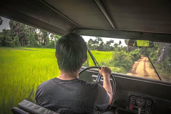 Siem Reap: Silk Farm & Countryside Offbeat Jeep Tour - Leaving Siem Reap for the Cambodian countryside