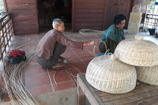Siem Reap: Silk Farm & Countryside Offbeat Jeep Tour - The War Museum adds a different perspective