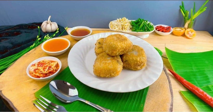 Siem Reap: Small Group Street Food Tour with Tuk-Tuk Ride - Key points to know before booking