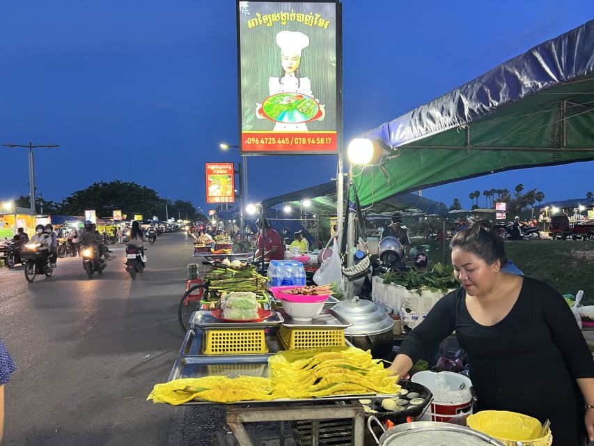 Siem Reap: Small Group Street Food Tour with Tuk-Tuk Ride - The insect tasting, from crickets to tarantula