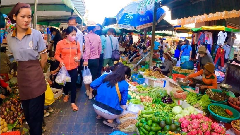 Siem Reap Street Foods Tour by Tuk Tuk with Personal Guide - Shopping for flavors at Phsar Samaki Vegetable and Fruit Market