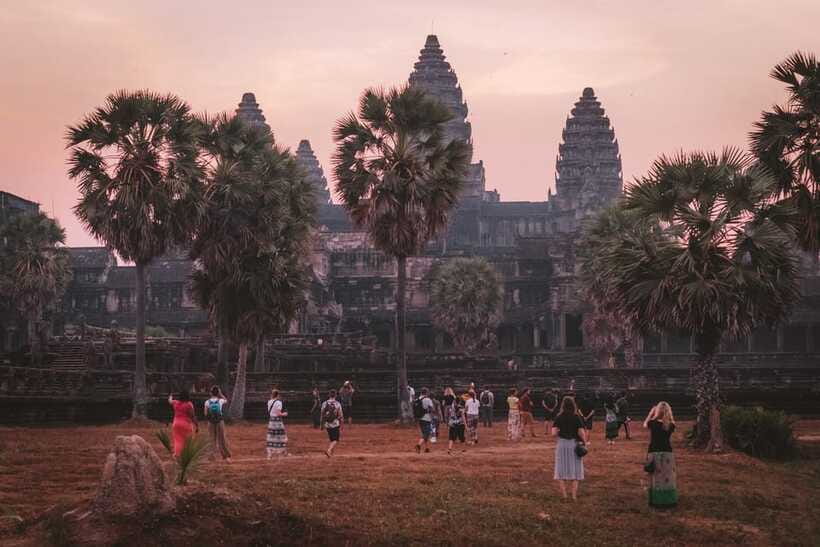 Siem Reap Sunrise Angkor Wat Temple Tour - Bayon Temple and its stone faces
