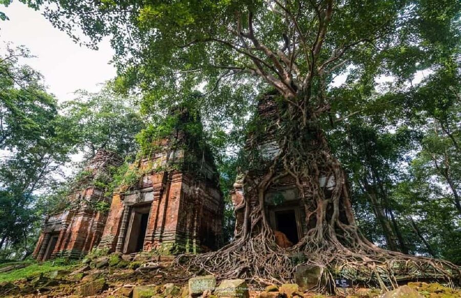 Siem Reap Temple Tour 2-Day with Sunrise/Sunset - Angkor Thom and the faces of Bayon