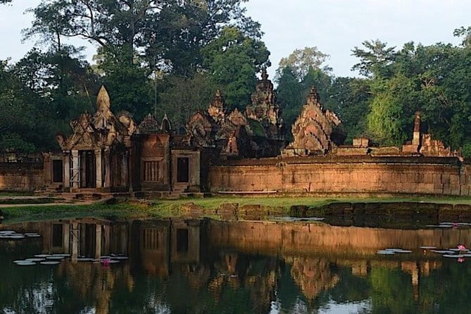 Siem Reap Temple Tuktuk Tour: Explore Angkor Wat and beyond. - Who should book this Siem Reap temple ride