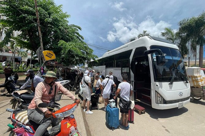 Siem Reap to Laos Border, Don Det, 4000 island, Pakse ,Vientiane - What the $28 fare really buys you