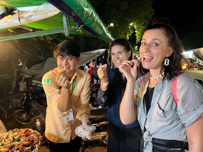 Siem Reap: Tonle Sap and Kampong Phluk Tour with Street Food - Siem Reap street food, from spring rolls to fried insects