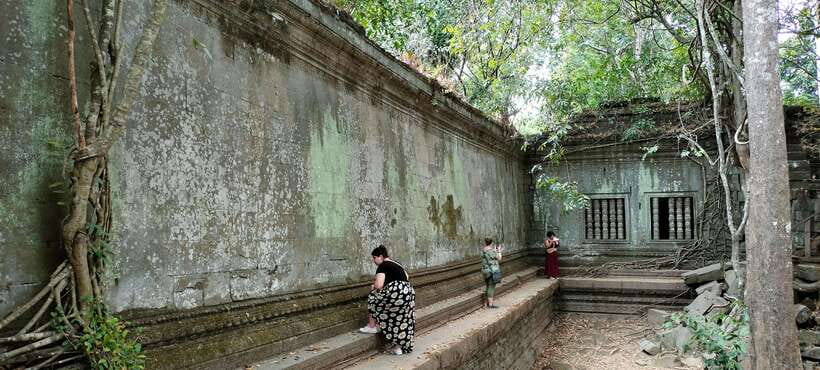 Siem Reap Tour Guide: Angkor Wat Sunrise Tour & Beng Mealea - Food, clothing, and what to pack