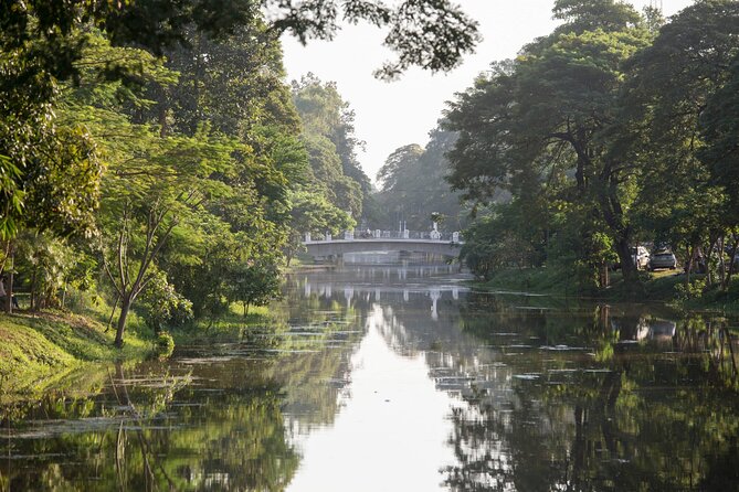 Siem Reap Walking Tour: Landmarks & Hidden Gems - Pausing at Preah Ang Chek Preah Ang Chom Temple