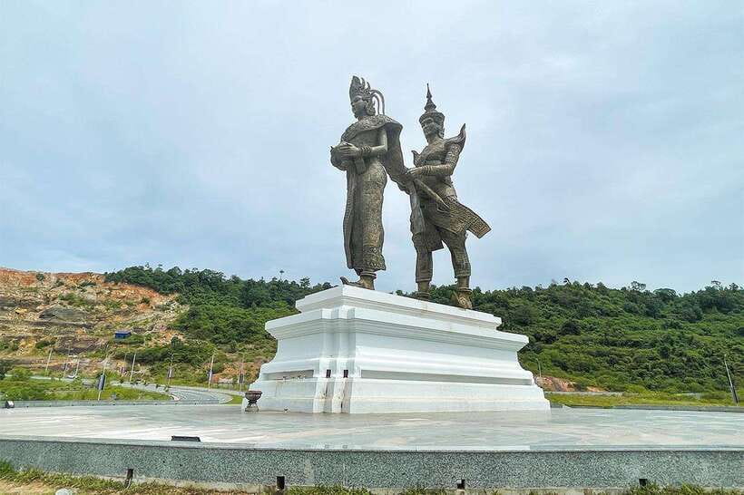 Sihanoukville City Tour for Cruise Passengers with 7 Stops - Guides, Transport, and the Feel of the Day